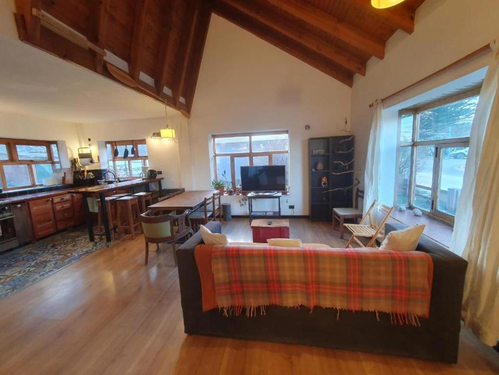 Habitacion En Casa De Familia Cerca De La Laguna Room Next To The Lagoon Ushuaia Eksteriør bilde